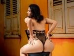 BellaJones - Schau mich mit Absichten an