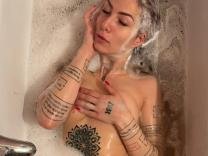 CherryDesire69 - Willkommen auf meiner Seite und viel Spaß beim Kommen mit mir