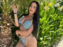 MilanaMills - Wer weiß, wie man die Aufmerksamkeit des Mädchens verdient, er bekommt das Leckerste von ihr!