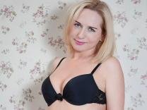 Lustful Woman - Ich habe ein sanftes Lächeln, bezaubernde Augen und einen heißen Körper... Ich bin frech und sexy...