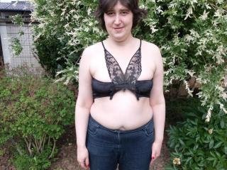 Lucy  Mag sehr gerne Cam2Cam. Meine Vorlieben sind: fingern, lecken, blasen, 69, reiten + geritten werden