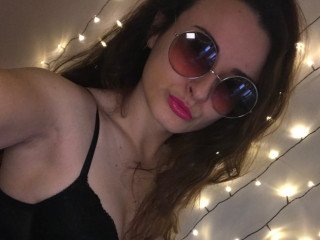 Allory Hi there! Looking for a real pro who knows exactly how to treat and pamper You ? Do not look further, You've found Your girl