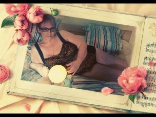 sternenstaub  Hi,am morgen teile ich meinen Red Bull nicht :-), aber andere Dinge würde ich schon teilen. Also finde es heraus was ich alles mag! Bis dann,ich warte auf dich!!!