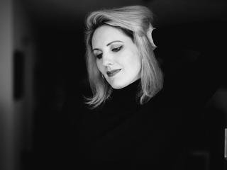 NoraNoxx  Von einem planbaren, gradlinigen Leben habe ich genug - deshalb lebe ich mich jetzt voll aus! Mit 37 weiß ich so langsam was ich will ;-) also, finde es heraus!